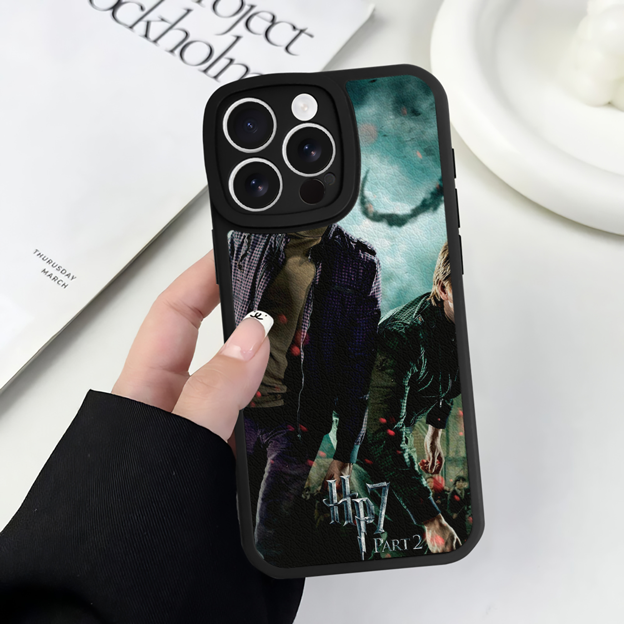 （画像用） Harry Potter ハリー・ポッターシリーズ 【iPhone 16シリーズ対応】シリコンスマホケース（レザー調） 材質：シリコン